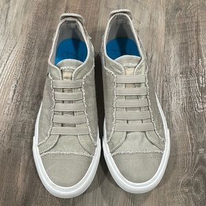 Blowfish slip on sneakers - size 6.5